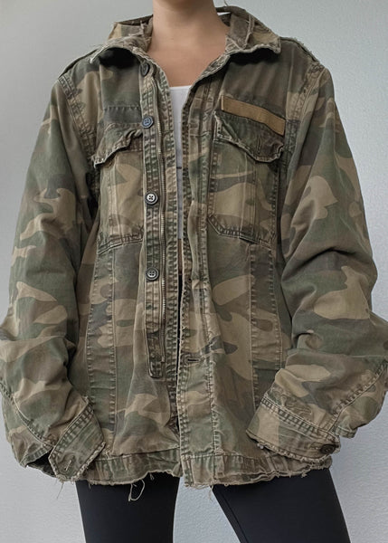 Y2k Distressed Camo Jacket (men’s L)