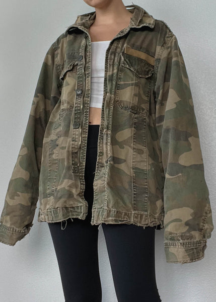 Y2k Distressed Camo Jacket (men’s L)