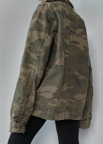 Y2k Distressed Camo Jacket (men’s L)