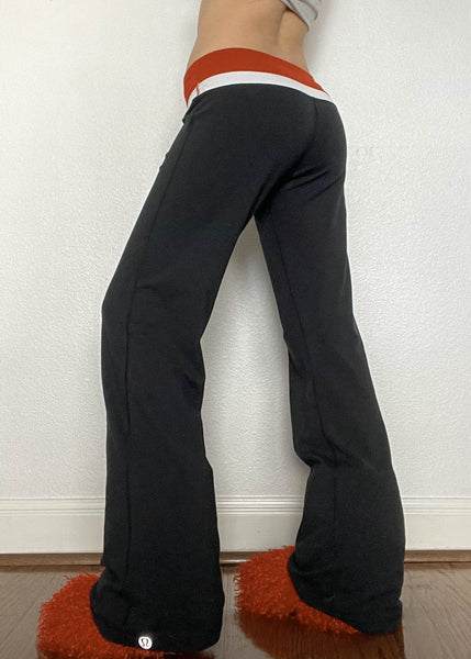 Lulu Lemon Flared Pants (M-M/L)