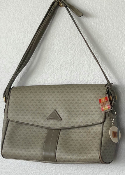 80’s Gray Purse w/ Charms