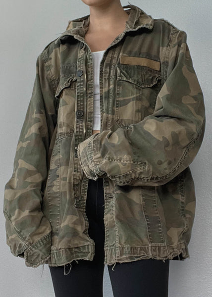 Y2k Distressed Camo Jacket (men’s L)