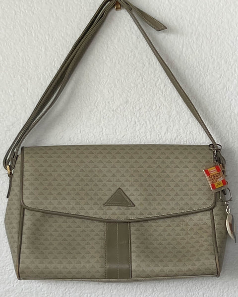 80’s Gray Purse w/ Charms