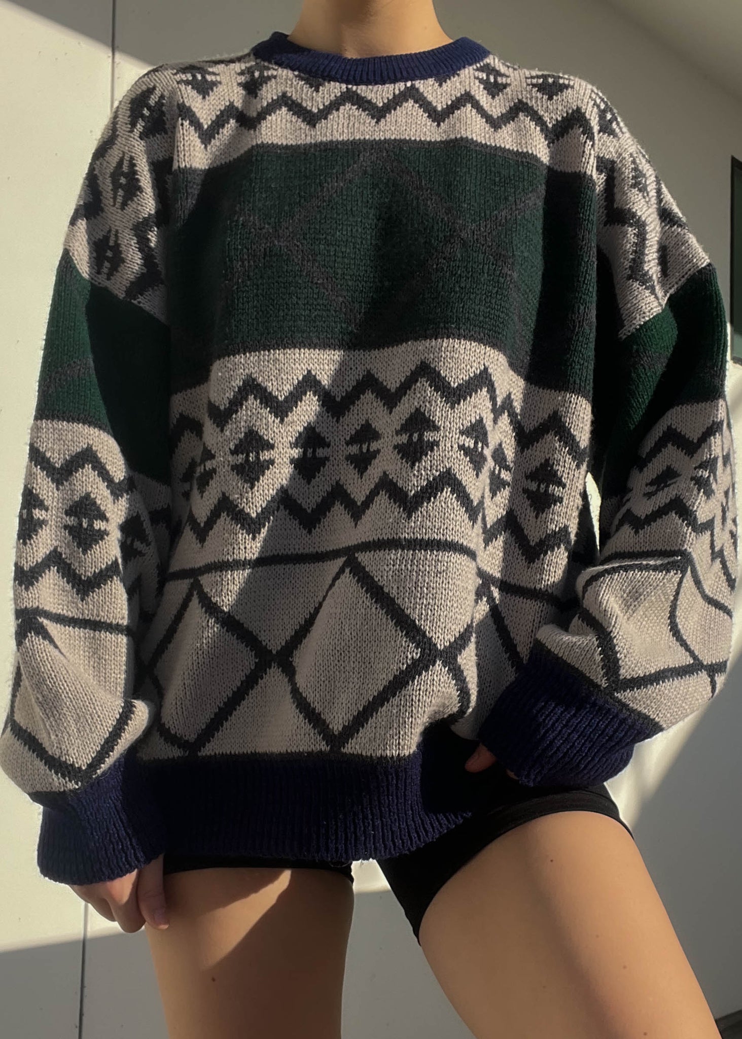 Vintage Geometric Print Sweater (L-XL)