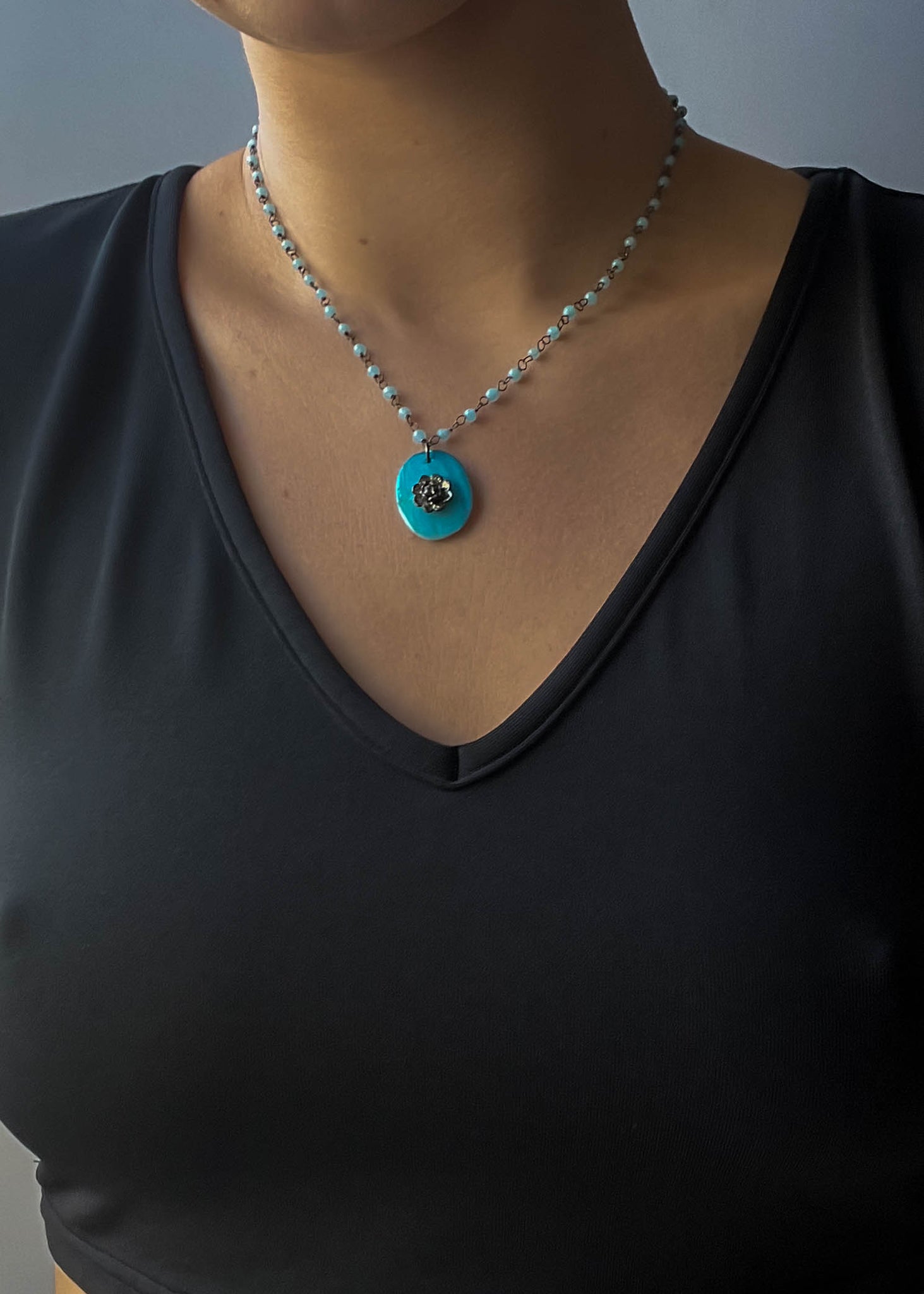 90's Blue Beaded Flower Necklace