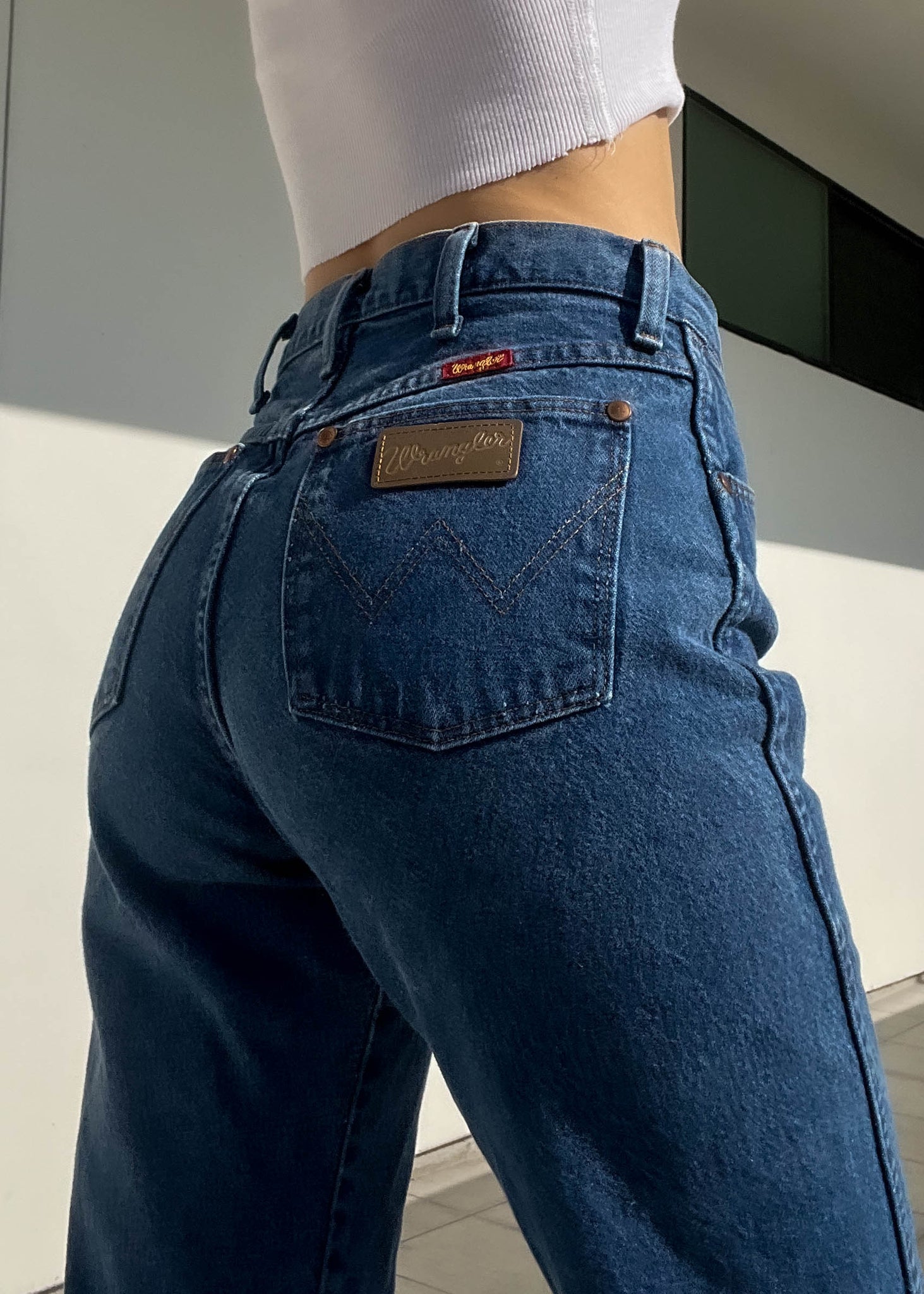90's Dark Wash Wrangler Jeans (28”)