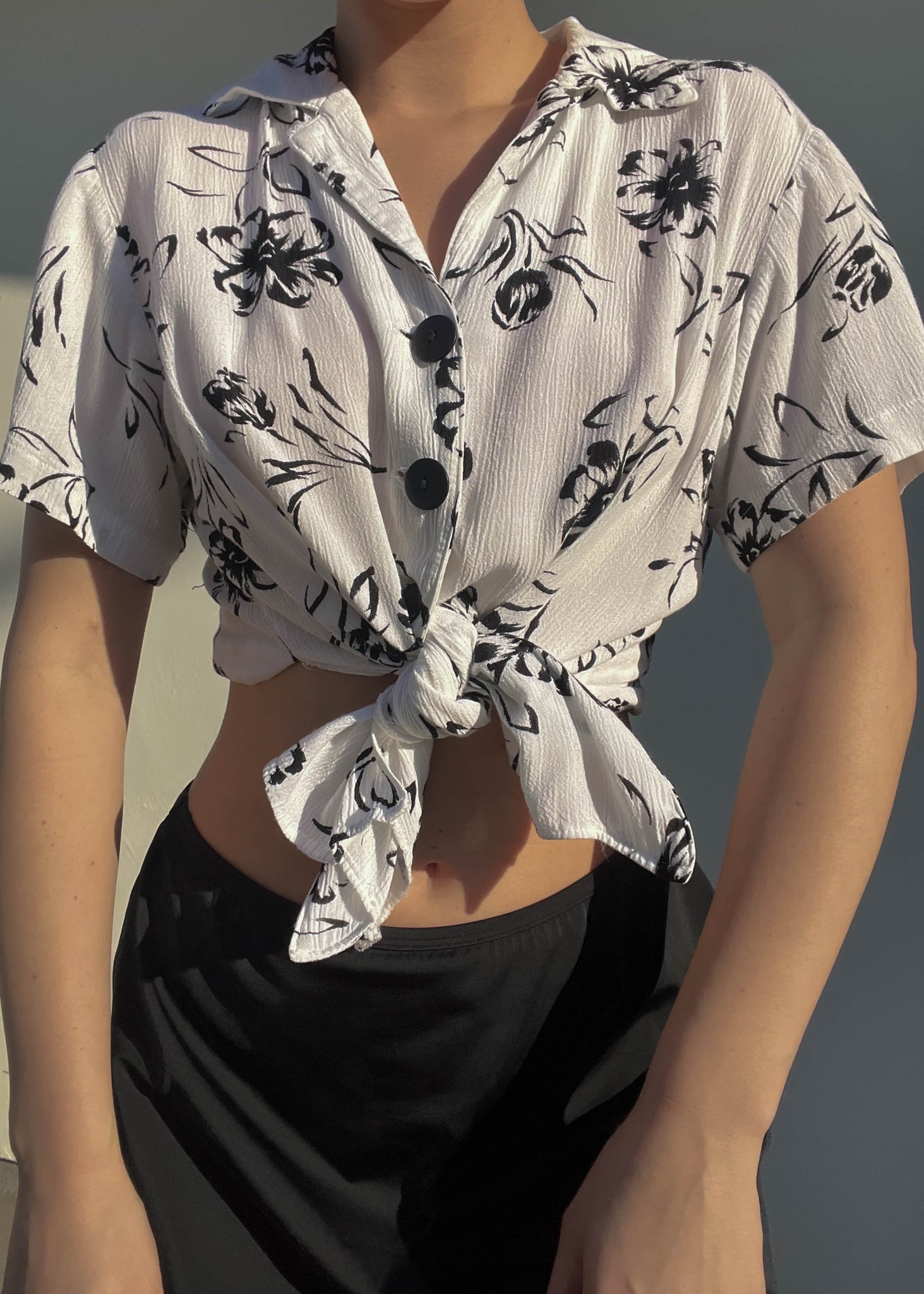 Black & White Floral Button Down (M)