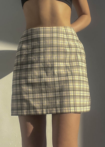 Amelia 90’s Plaid Mini Skirt (L)