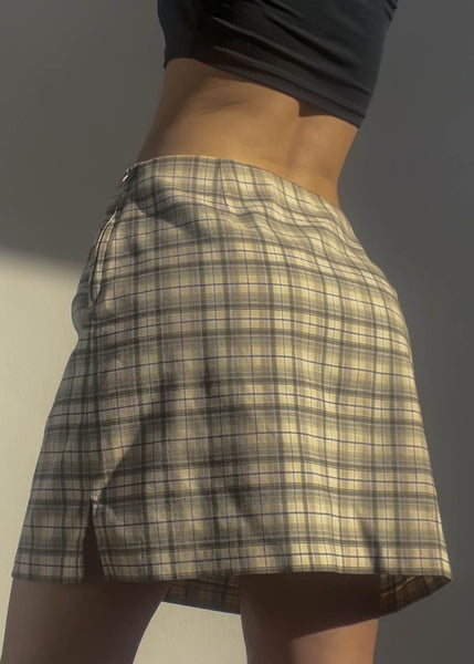 Amelia 90’s Plaid Mini Skirt (L)