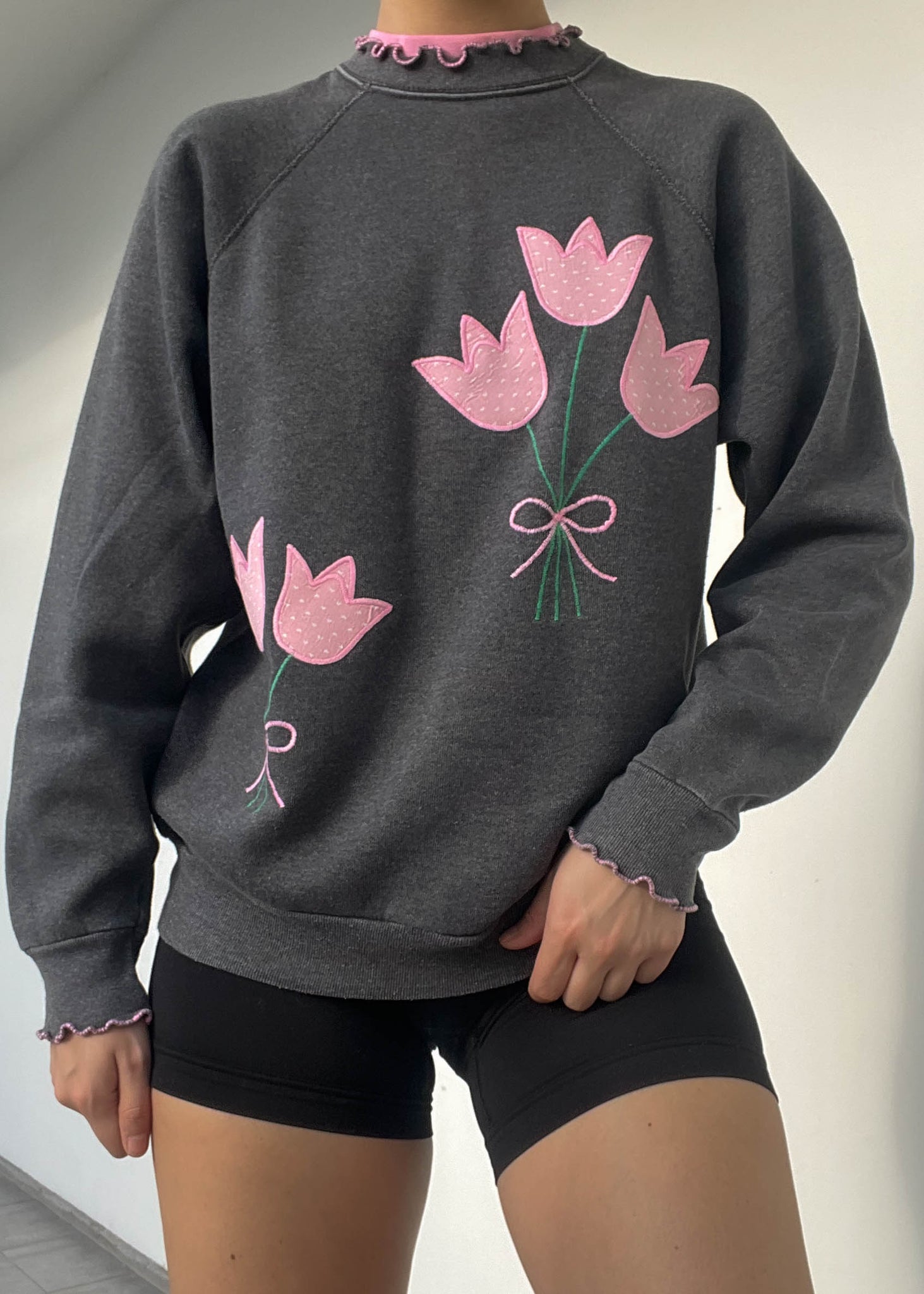 80's Layered Tulip Sweatshirt (S-M)