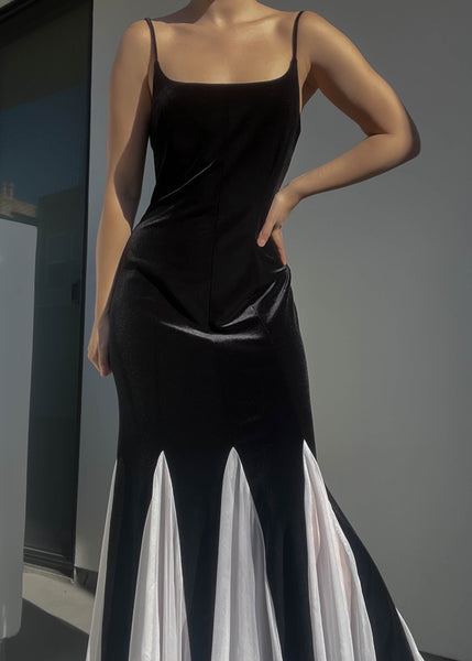 Black & White Velvet Maxi (M-M/L)