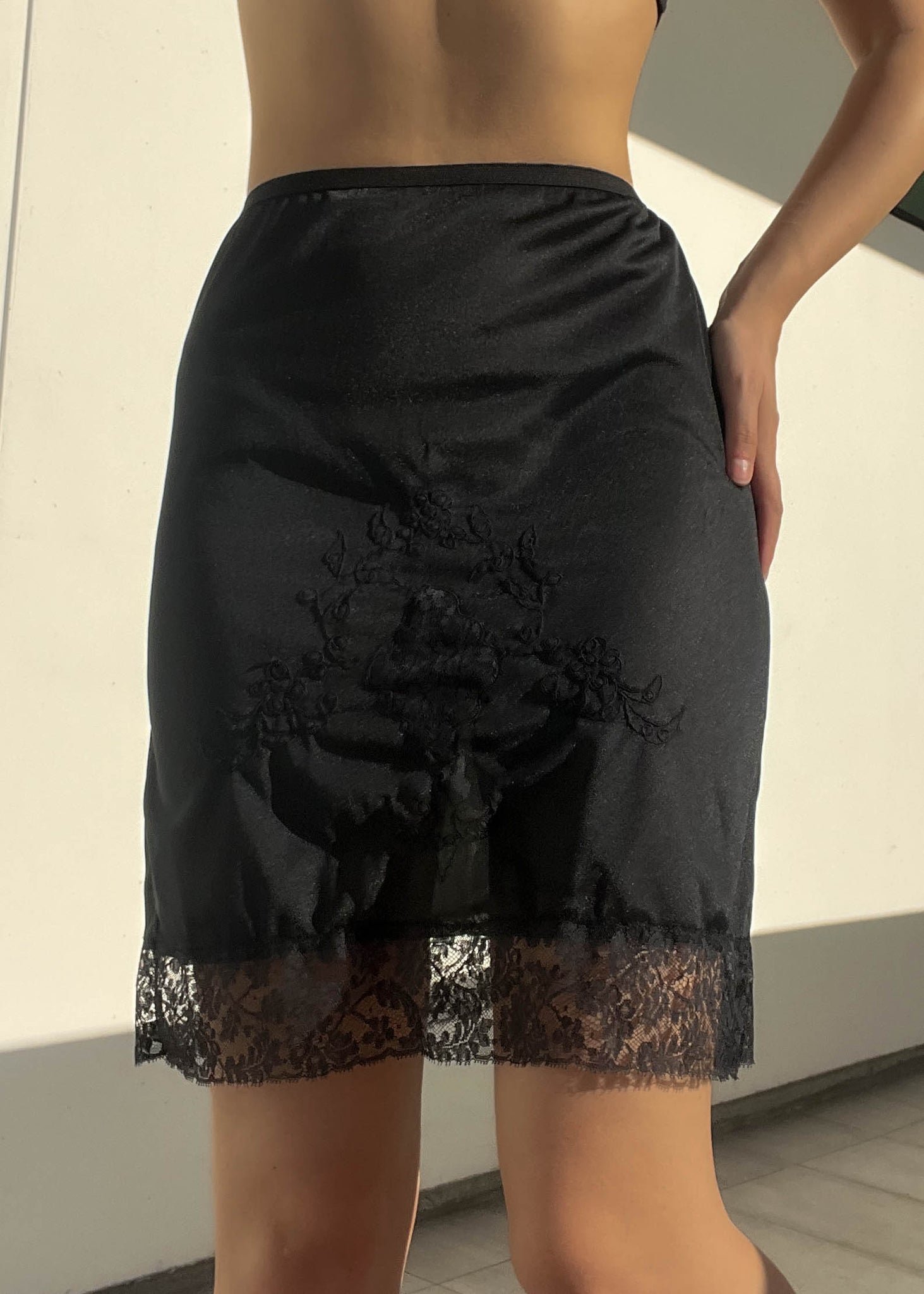 80's Black Lace Trim Slip Skirt (S)
