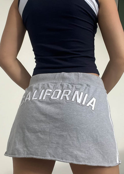 Y2k Comfy California Skirt (S-M)