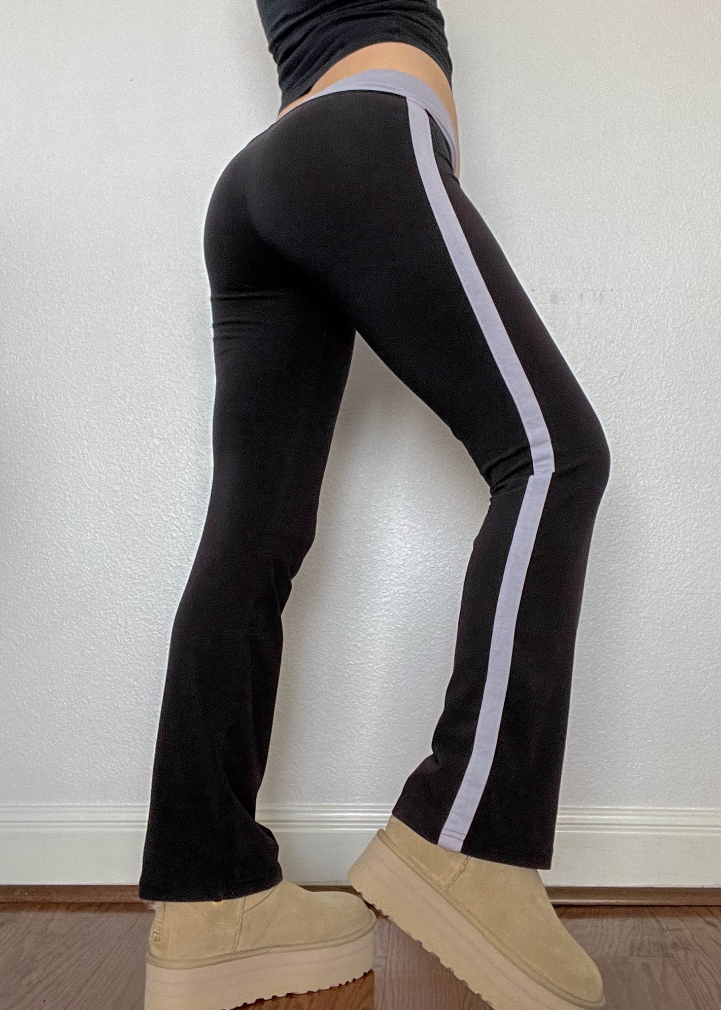 Black & Lavender Athletic Pants (S)