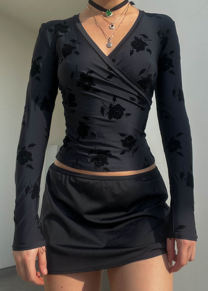 90's Black Floral Long Sleeve (S)