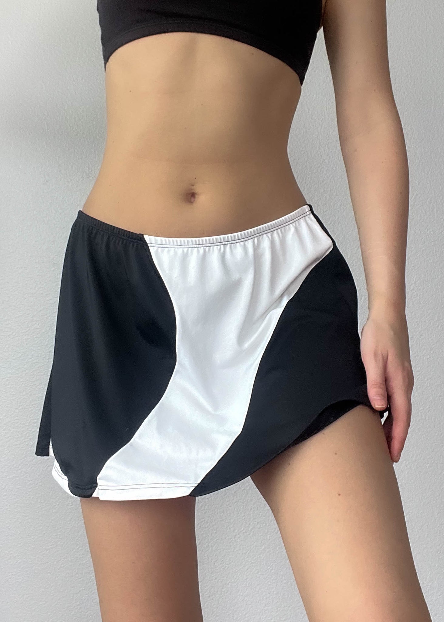 Nayeli 90's Mini Skirt (M/L-L)