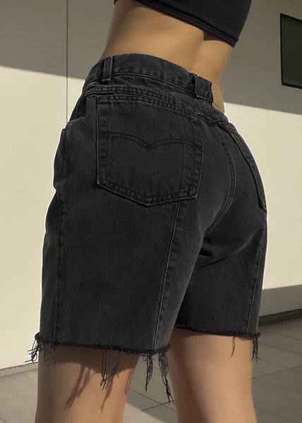90’s Charcoal Levi’s Shorts (28)