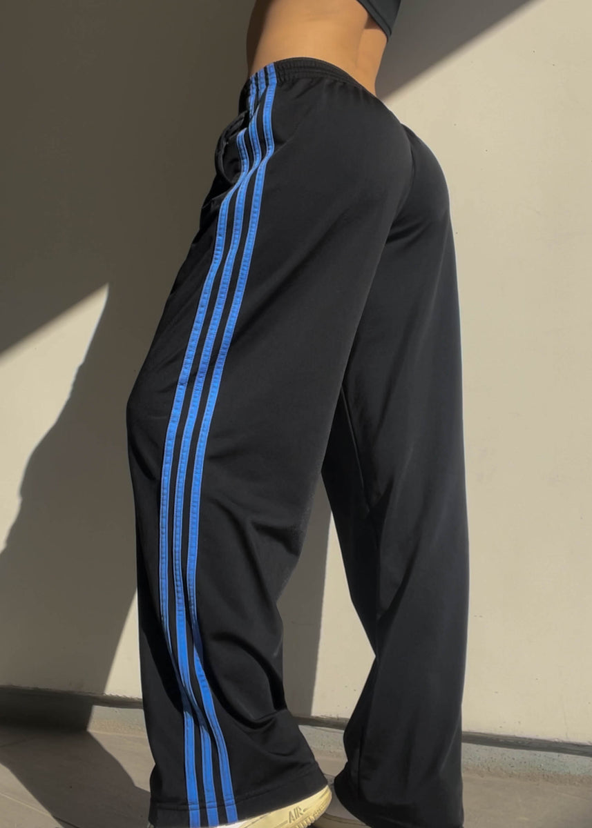 Black & Periwinkle Adidas Trackies (M-L) – Retro and Groovy