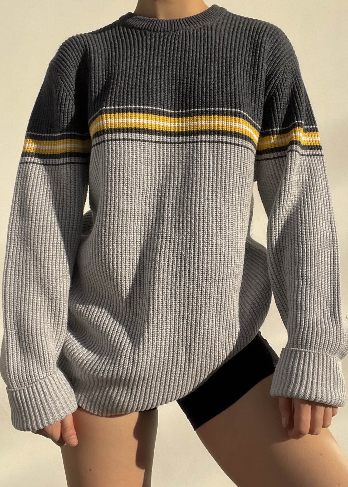 Y2k Gray & Yellow Sweater (L)