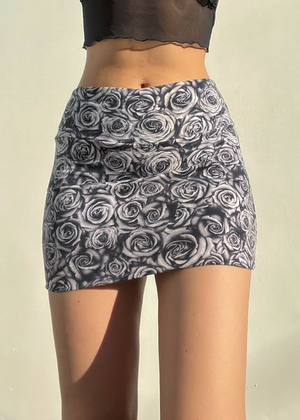 Y2k Roses Graphic Mini Skirt (M)