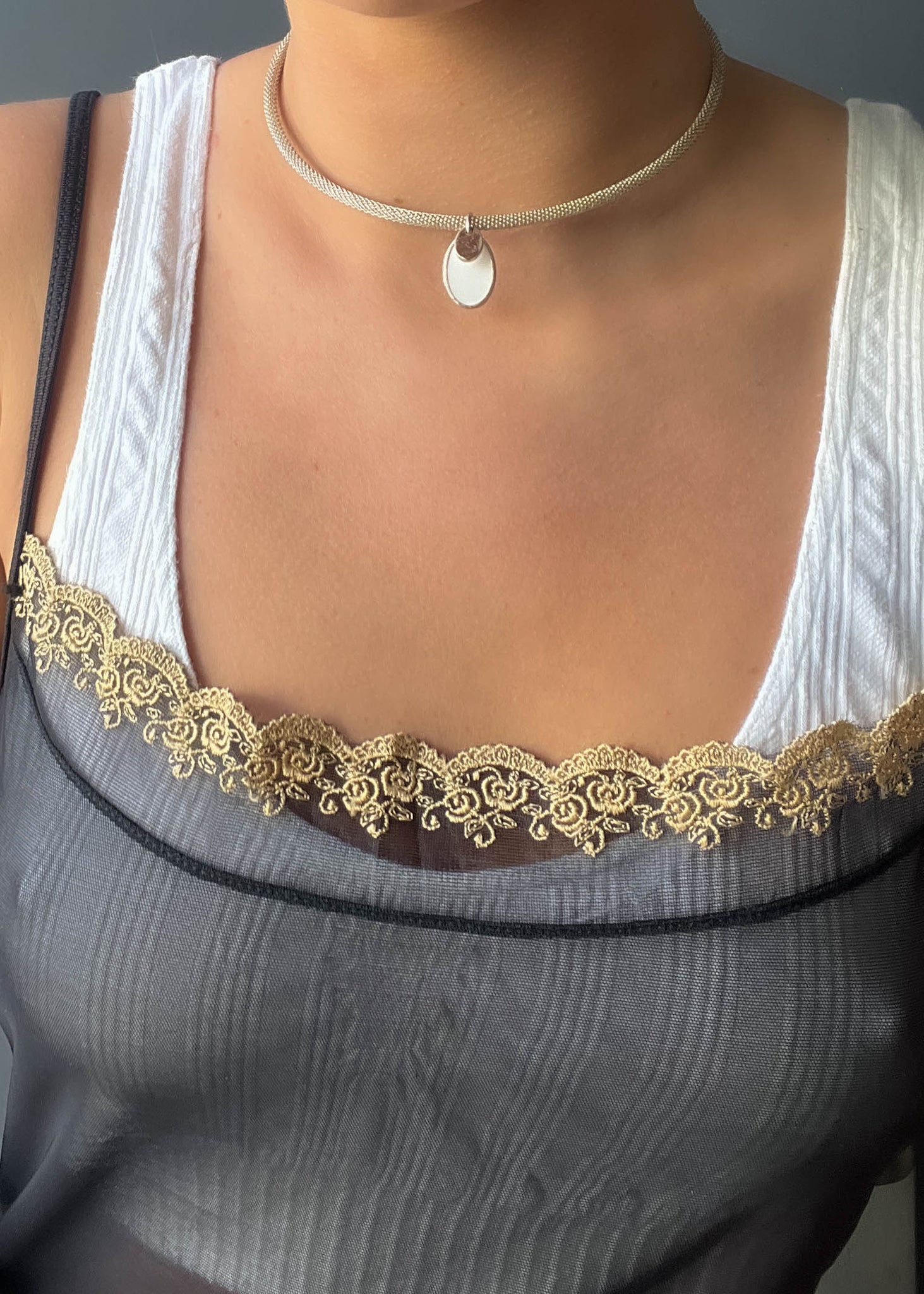90's White Oval Charm Choker
