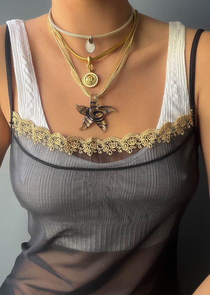 90's White Oval Charm Choker