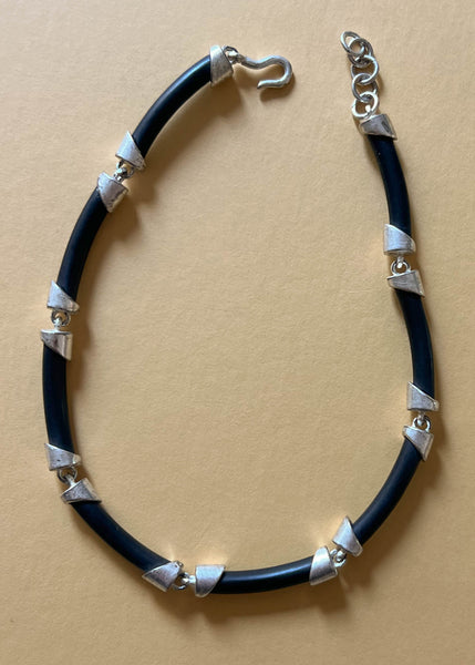 90's Guess Link Choker